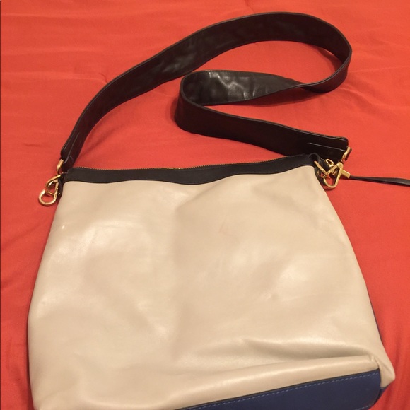 Handbag - Picture 3 of 4